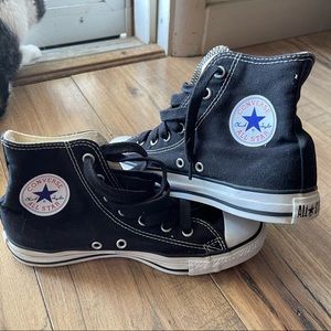 Converse high tops. Black.